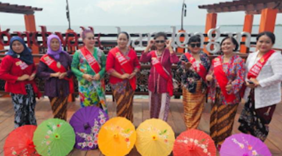 Sebanyak 7.800 Perempuan Berkebaya Di Jepara, Pecahkan Rekor MURI