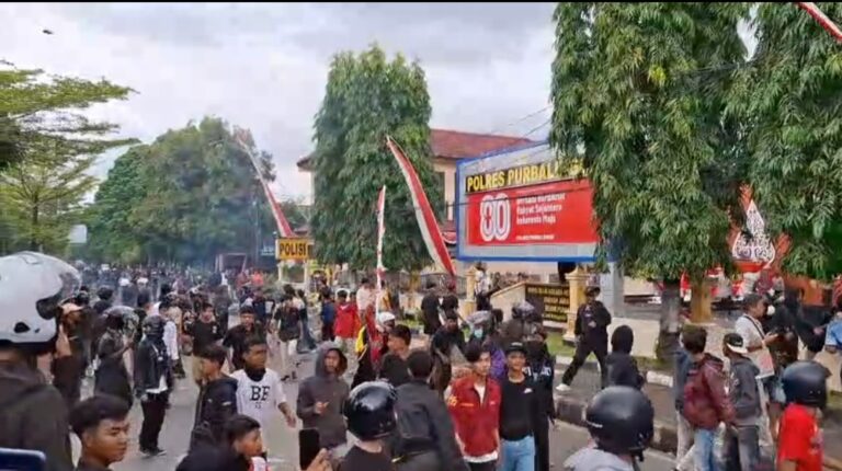 Screenshot_20250830_195921_WhatsAppBusiness