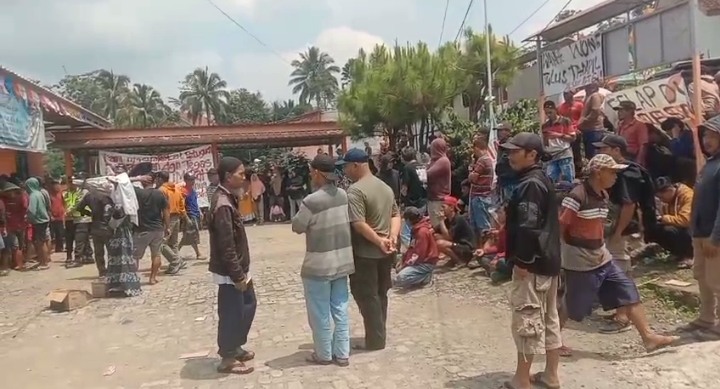 Akhirnya Sekertaris Desa Petuguran Di Mutasi Menjadi Kepala Dusun 1 Desa Petuguran