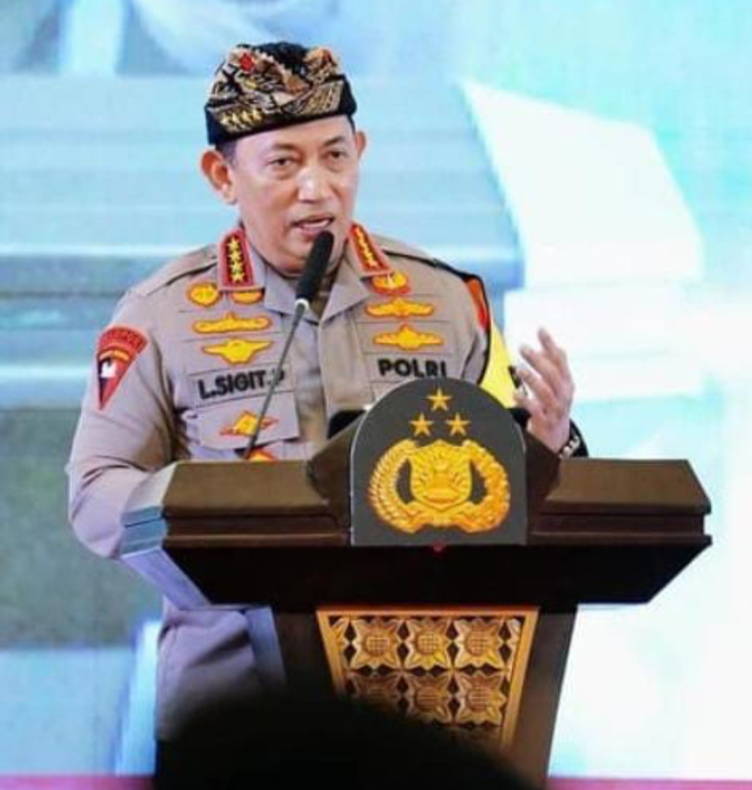 Kapolri Beri Penghargaan Casis Bintara Jari Putus Dibegal Masuk Bintara Polri